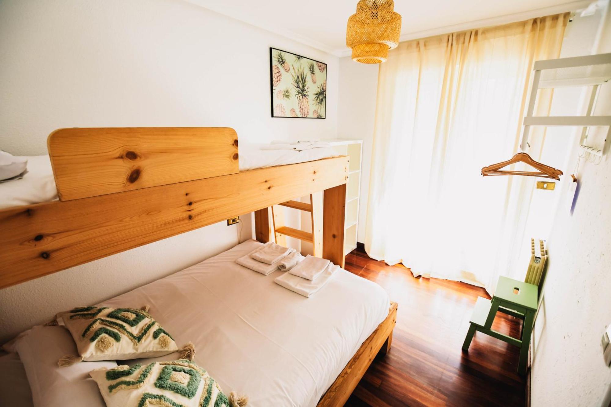 Habitación Triple Básica con baño compartido